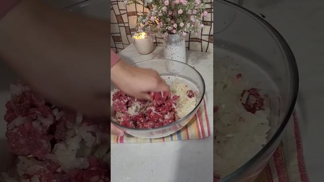 Сочные чебуреки #чебурекисмясом #рек #рекомендации #shortvideo #shorts смотреть онлайн