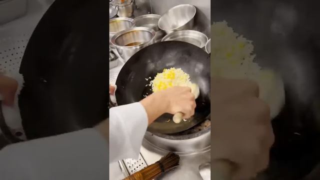 Michelin starred fried rice in Paris! #shorts #friedrice смотреть онлайн