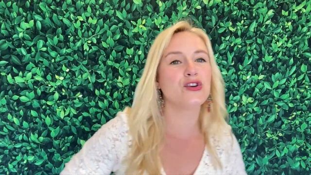 April 20: A Themeless Tuesday Storytime with Miss Kerri смотреть онлайн