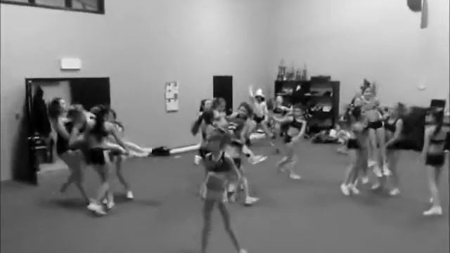 Harlem Shake V.I.P cheer смотреть онлайн