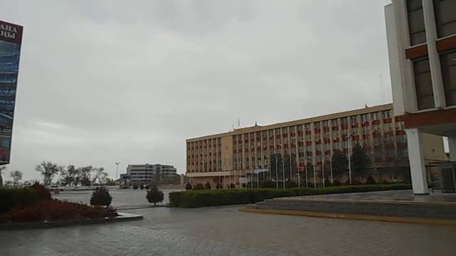 Актау | 4 мкр | памятник Абаю около культурно-развлекательного комплекса смотреть онлайн