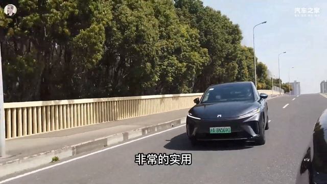 体验飞凡R7 RISING PILIOT，高速领航辅助真香？ смотреть онлайн