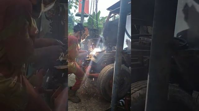 Proses merakit LEDOK / GRANDONG 4x4 mesin dongfeng смотреть онлайн