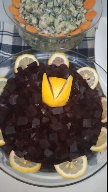 سفرة اليوم كريم كراميل مع سلطه الخيار وسلطه البنجر #shorts смотреть онлайн