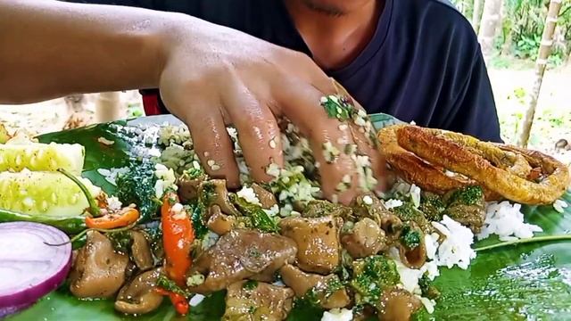 Wak Bibik Kappa Garo Dish | Pig Intestine | Garo Mukbang | Garo Food Vlog смотреть онлайн