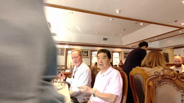 Hover X1 Pocket Drone - LA County lunch at President Thai, Pasadena, CA смотреть онлайн