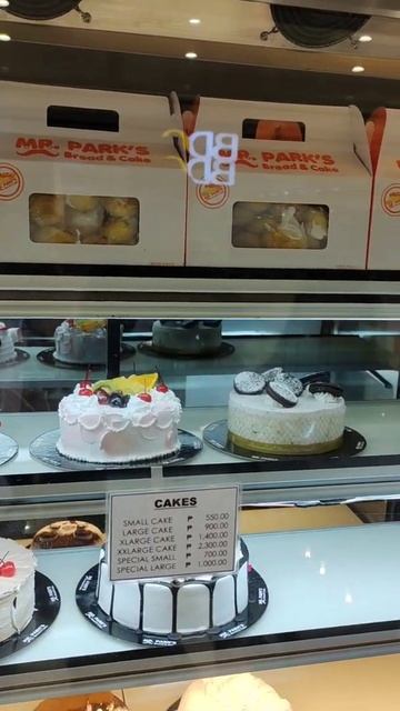 MR.PARK'S CAKES AND CREAM PUFF #shorts смотреть онлайн