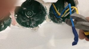 Ставим розетки, несколько штук, рядом!