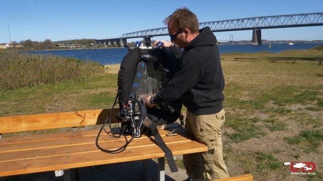 How to set up a DIR twinset and mount all the bits. Also, BONUS how to get out of it on the SURFACE смотреть онлайн
