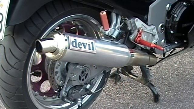 Kawasaki ZZR 1100 / ZX11 exhaust Devil - Sound смотреть онлайн