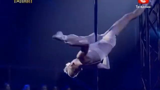 "Україна має талант-4" Ксения Скай (акробатика-любитель) смотреть онлайн