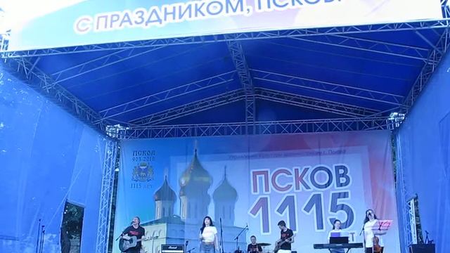 Октябрьская площадь Мир весь в бездну катиться смотреть онлайн