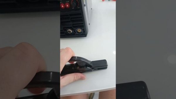 Сварочный полуавтомат без газа - РЕСАНТА САИПА-160П/26В 3в1 - инверторный FCAW/MMA/TIG, 40-160 A