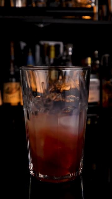 Как приготовить коктейль Клубничный Дайкири? Strawberrie Daiquiri Cocktails #shorts смотреть онлайн