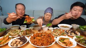 직접 키운 무로 담근 아삭한 무김치와 잡채, 제육, 장조림으로 푸짐한 집밥 한 상! (Homemade Korean Meal) 요리&먹방!! - Mukbang eating show