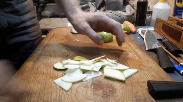 Подробный обзор ножей Дмитрия Коржова.