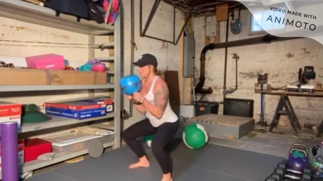 Hover Squat Curl смотреть онлайн