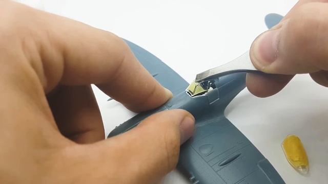 Spitfire Mk XVI Bubbletop 1/72, Eduard video build смотреть онлайн