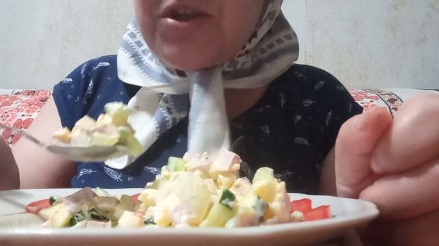 Оливье😋 Мукбанг смотреть онлайн