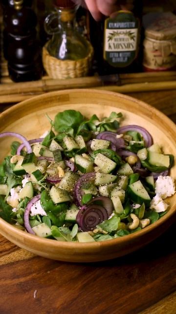 Feta Cashew Salad #fetasalad #saladrecipes #saladrecipe #recipeshorts смотреть онлайн