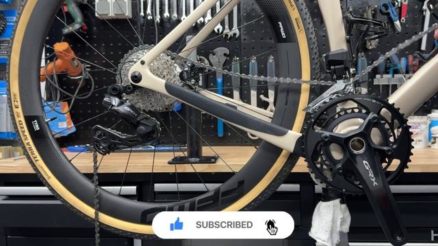 Ketting monteren Shimano GRX-620, GRX-820 en GRX-825 DI2 2x 12 speed смотреть онлайн