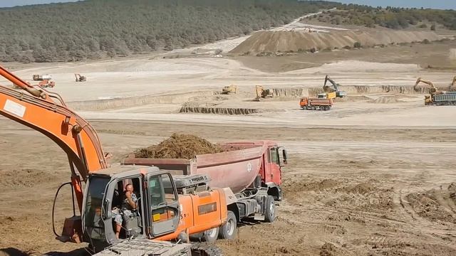 Hitachi Zaxxis 210N смотреть онлайн
