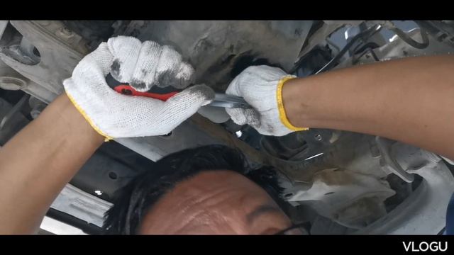 HOW TO CHANGE OIL GREAT WALL  WINGLE 2013 MODEL