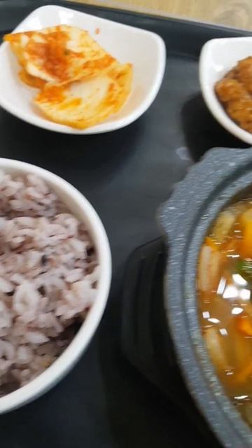 #whatieatinkorea Delicious spicy mixed seafood soup #jjamgppong #shorts смотреть онлайн