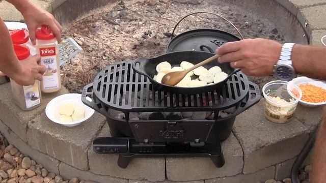 Douglas Lake Camping - Cheesy Sausage Potatoes and Pesto Feta Lamb Burgers смотреть онлайн