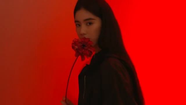 2019 APRIL KUHO SPRING COLLECTION 'JUNG EUN-CHAE' смотреть онлайн