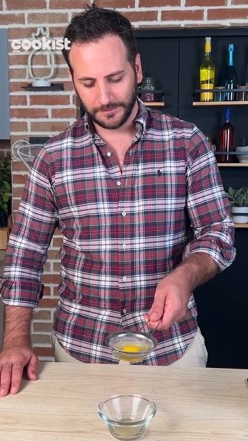 How to poach an egg perfectly: a simple trick for a delicious dinner! смотреть онлайн