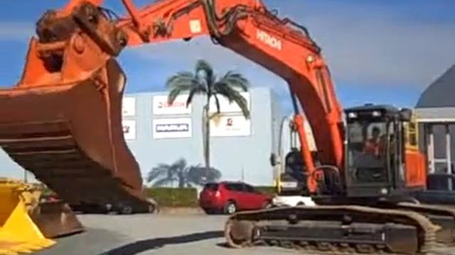 2013 HITACHI ZX330 LC-3 For Sale смотреть онлайн