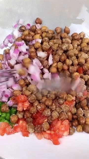 Nutrition Packed Black Chickpea Salad #shorts смотреть онлайн
