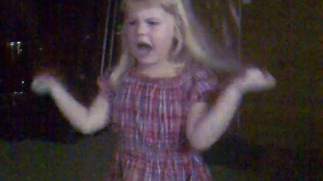 Рокэрика Девочка поет рок СЛОТ скриминг смотреть онлайн