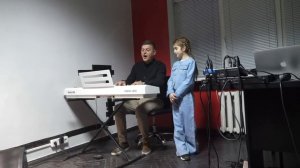 VLOG Алиса пошла на вокал