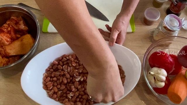 Фасоль со свининой в брусничном маринаде. Много овощей и вкуснейший соус. смотреть онлайн