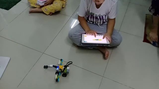LEGO EDUCATION WEDO 2.0 - VÕ SĨ SUMO - CAROT NGUYEN - BABY смотреть онлайн