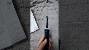 Обзор на электрическую зубную щётку Oral-B Vitality Pro (подарочная серия)