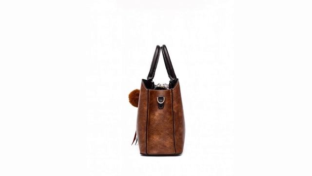 Модные кожаные сумки с помпонами fashionable leather handbags with POM POM смотреть онлайн