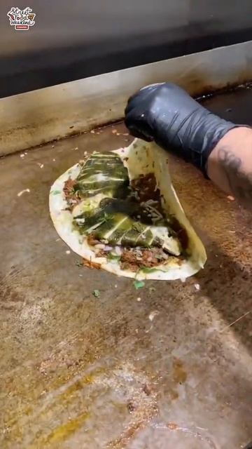 Chile Relleno + Quesadilla = 🤤 #Shorts #ShortsFood смотреть онлайн