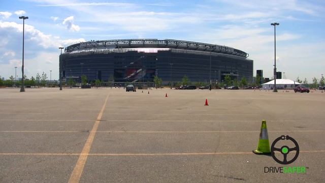 Drive Safer Basic Car Control - Slalom смотреть онлайн