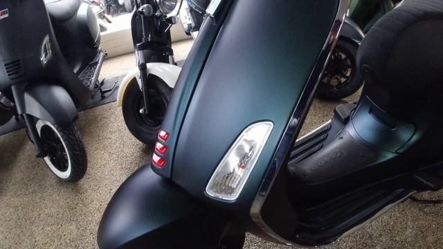 JaxXx - Dikke dikke dikke Angel eye Vespa's aan het bouwen !! смотреть онлайн