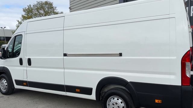 2021 Peugeot BOXER BLUEHDI 435 L4H2 PROFESSIONAL + Air-Con, Sat Nav, Cruise Control смотреть онлайн