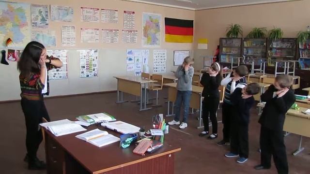 День самоврядування в Херсонській спеціалізованій школі №57. Урок німецької мови смотреть онлайн