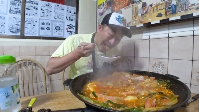 의정부 부대찌개 거리에 다녀왔어요 🍲MUKBANG EATING SHOW 부대찌개 먹방 смотреть онлайн