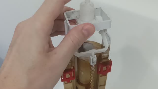 Западает кнопка на бачке унитаза? Решение!