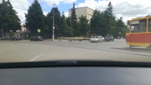 Разворот на нерегулируемом перекрёстке ул Колхозная и Карачевская смотреть онлайн