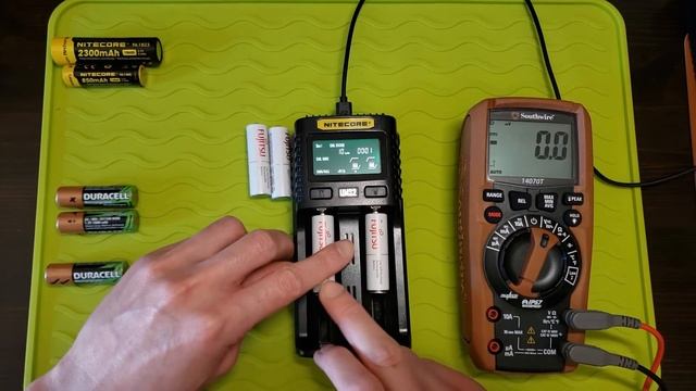 Nitecore UMS2 battery charger Review смотреть онлайн
