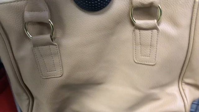 Зашла в несколько секондов. Видео из примерочной секонд-хенда. Чем вывести пятно на шторе? смотреть онлайн