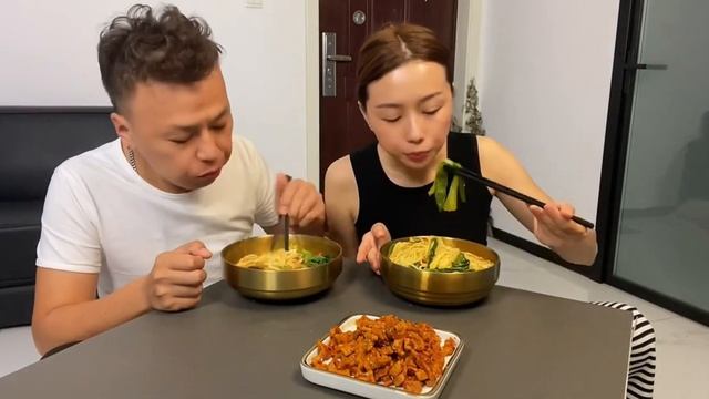 couple food Cutest Husband and Wife Doing Funny Moments смотреть онлайн